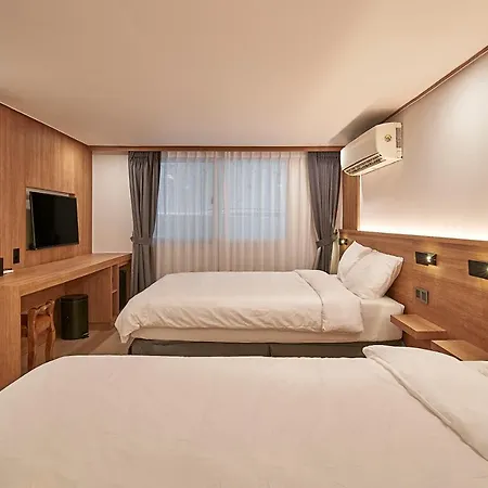 Monday Cracker Hongdae Hotel Seoul Exterior photo