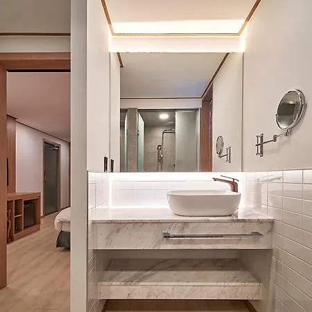Monday Cracker Hongdae Hotel Seoul Exterior photo